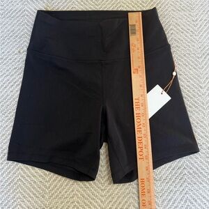 Quince Women's Black Bike Shorts